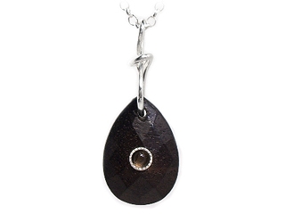 �uEbony Quartz�v�������`�ȍ��h�̃V���o�[�l�b�N���X