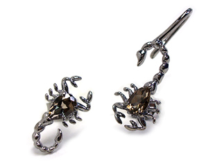 �T�C�Y:�ʐ^���c��13mm,����7mm�A�E�c��21mm�A����8mm