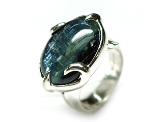 �ublue et argent�v���z�I�J�C���i�C�g�̃V���o�[�����O