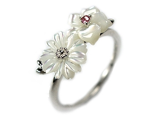 �uBlanc Fleur�v�����L��2�̉Ԃ������V���o�[�����O