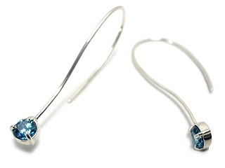 �����h���J���[�u���[�g�p�[�Y�̋ɍ׃��C���[�V���o�[�s�A�X