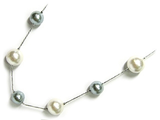 �y��A���z�z���C�g���u���[�v���X�`�b�N�p�[���̃����O�l�b�N���X