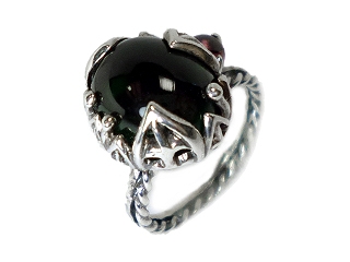 �O���[���N�H�[�c���X�J�V�̗t���ςŕ�ݍ��񂾃V���o�[�����O