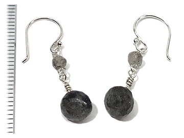 �_��I�ȃ��u���h���C�g�����������߂��s�A�X