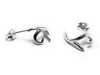 �؂̎}�̂悤�ȃV���v���ȃV���o�[�s�A�X