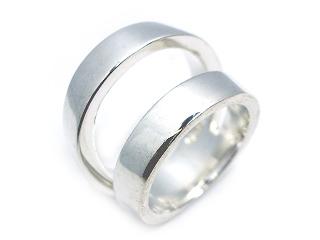 �Q�A���̃��j�[�N�f�U�C���V���o�[�����O