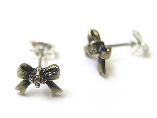 �y��A���z�L���[�r�b�N�W���R�j�A�����߂����{���̃V���o�[�s�A�X