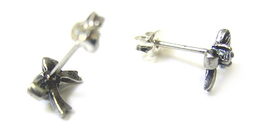 銀イブシ/ライトパープルの裏側と横側です。