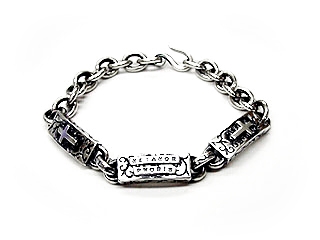 �u�]���v�����͗l�ƃN���X�f�U�C���̃C�u�V�V���o�[�u���X���b�g