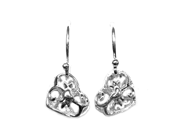 �n�[�g�̑傫��:�c��10mm�A����9mm