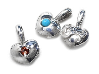 �a���΂𗯂߂������͗l����V���o�[�n�[�g�̃`���[��