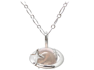 �f�����C���[�W�������[�Y�N�H�[�c�̃V���o�[�l�b�N���X