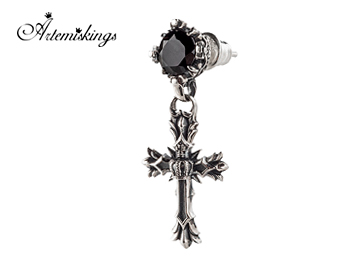 �X���[�L�[�N�H�[�c�̉����Ɨh���N���X�̕Ў��V���o�[�h���b�v�s�A�X