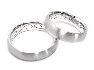 �����ɒ���͗l���{�������b�ۃ����O